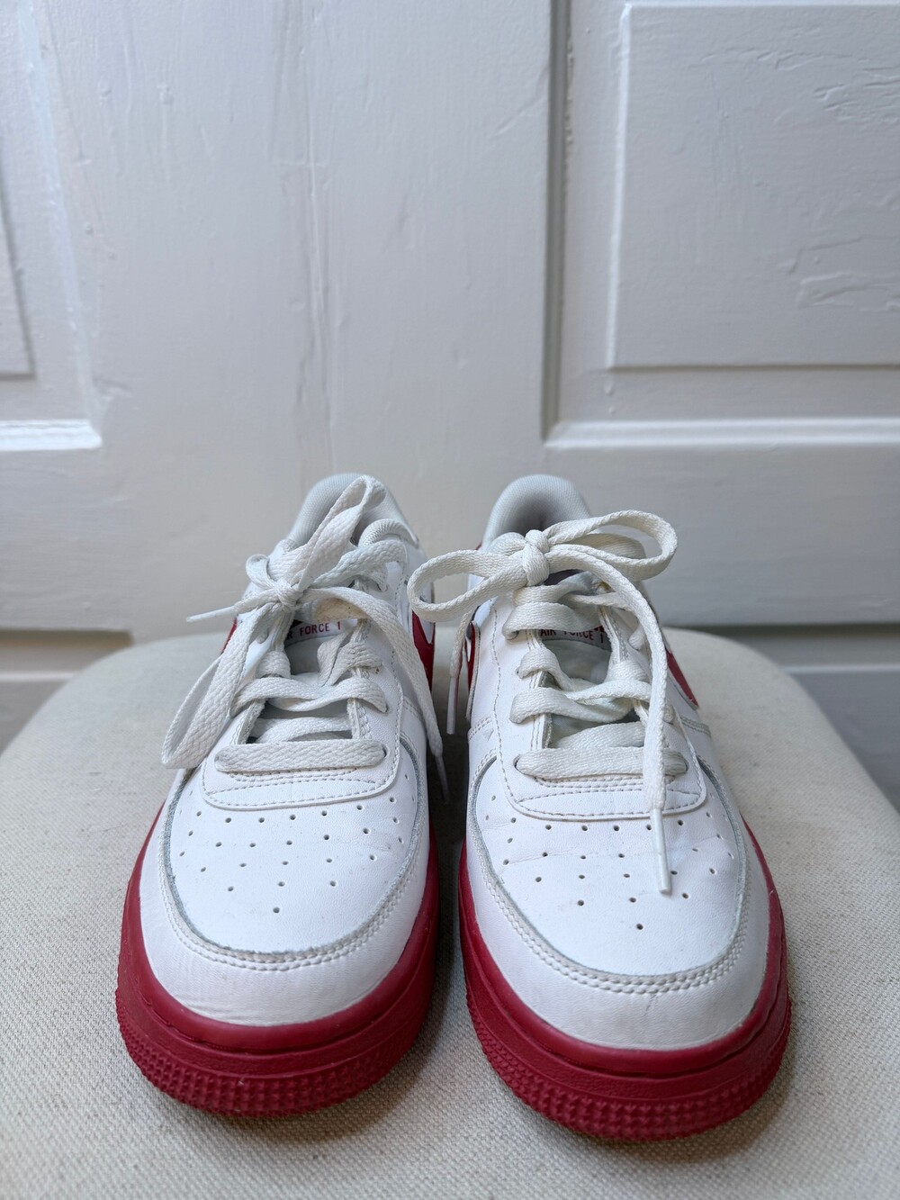Nike Air Force 1 Low White University Red Sole Size Women's 6.5 Youth 4.5 - Picture 3 of 7